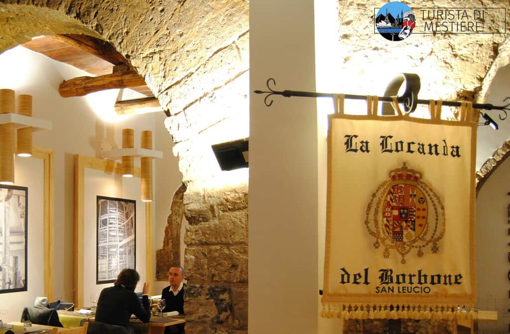 La sala ristorante della Locanda del Borbone a San Leucio