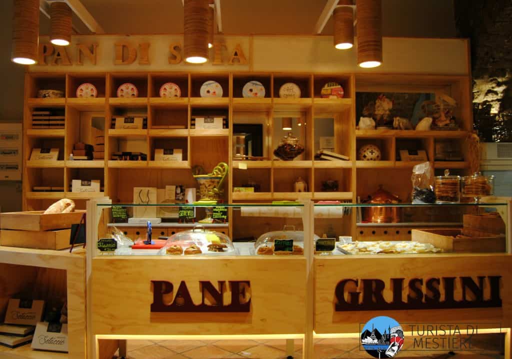 La Pandiseta Bakery proprio accanto alla Locanda del Borbone a San Leucio