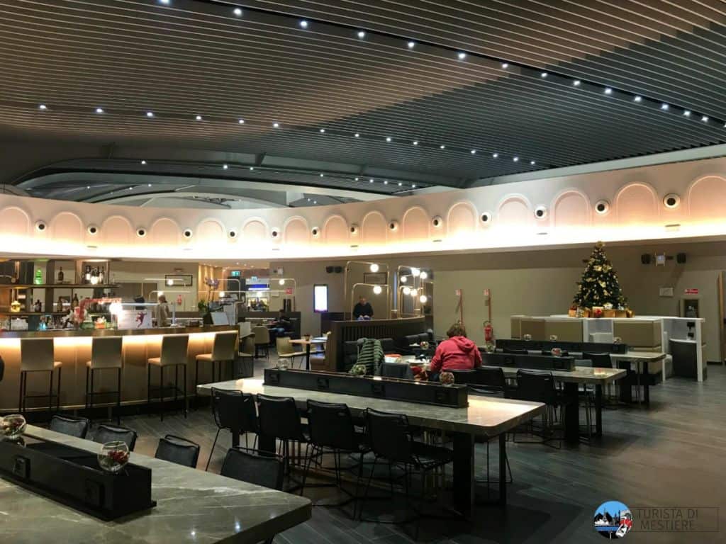 Plaza-Premium-Lounge-Fiumicino-work-station