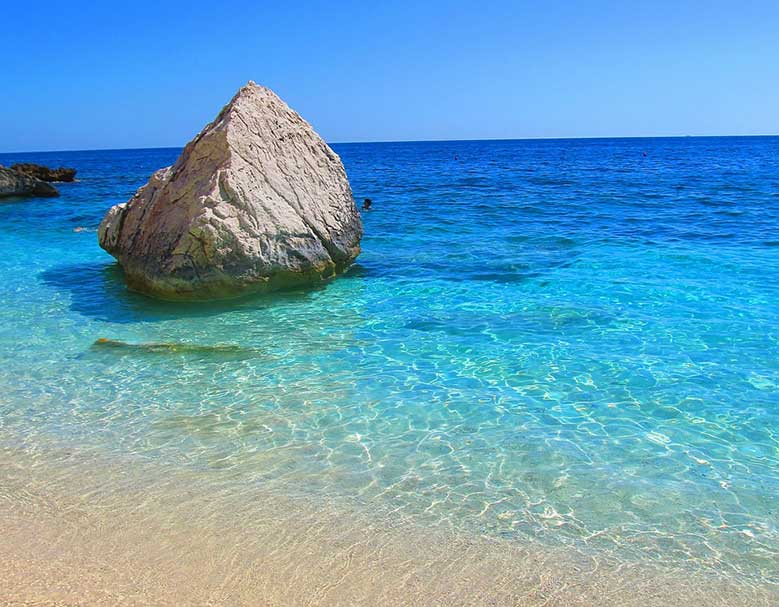 spiagga della sardegna cala mariolu