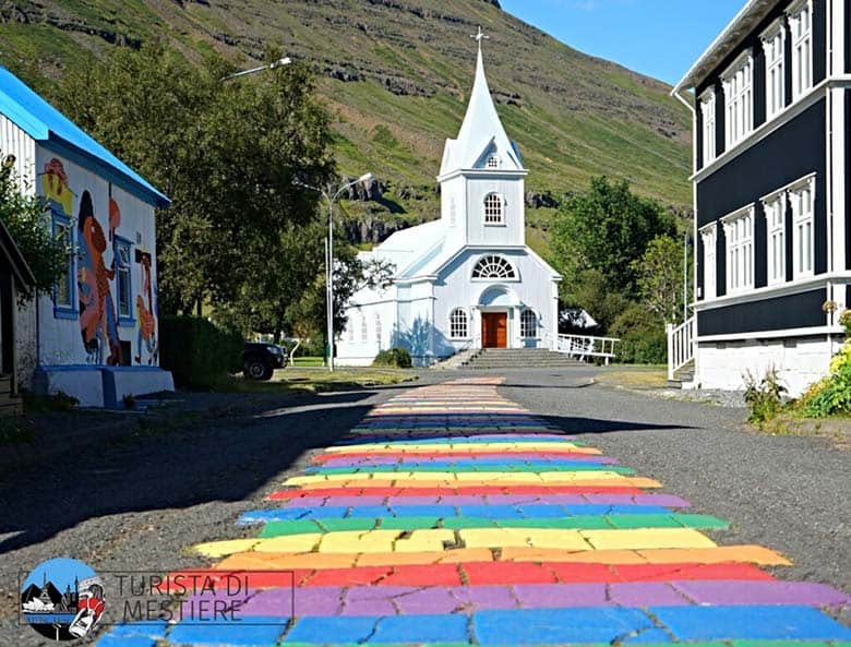 la stradina colorata di Seydisfjordur