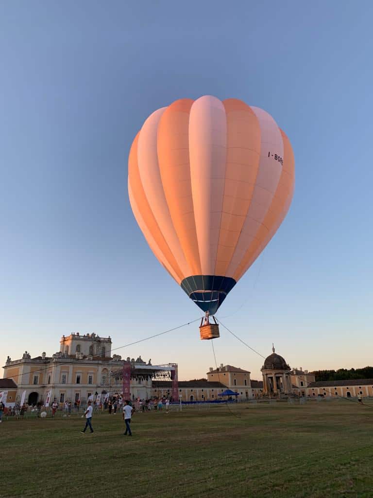 Mongolfiera sulla Reggia di Carditello