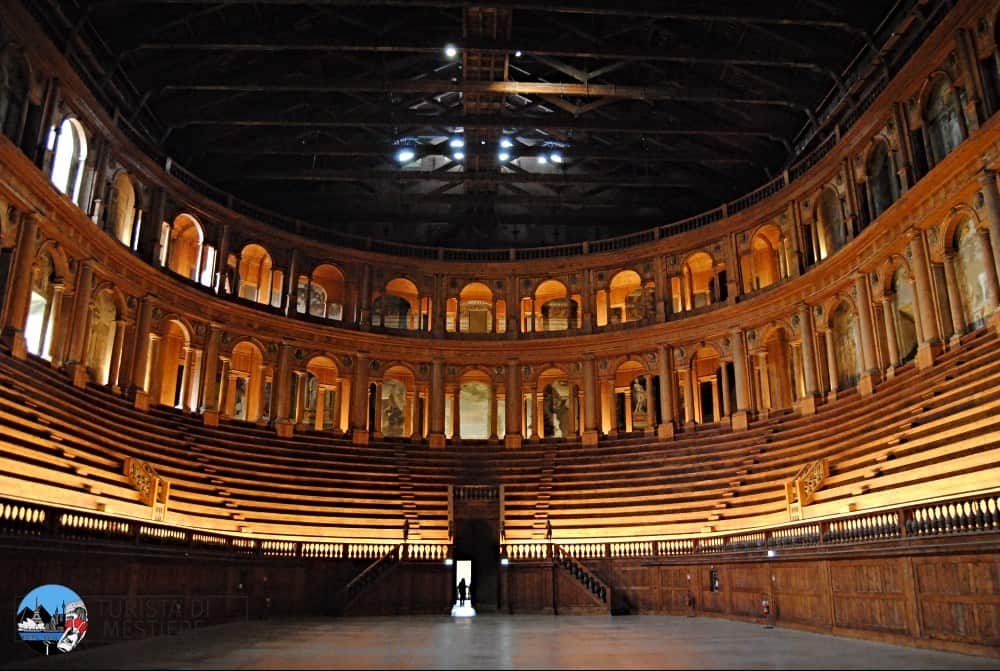 cosa-vedere-a-parma-teatro-farnese