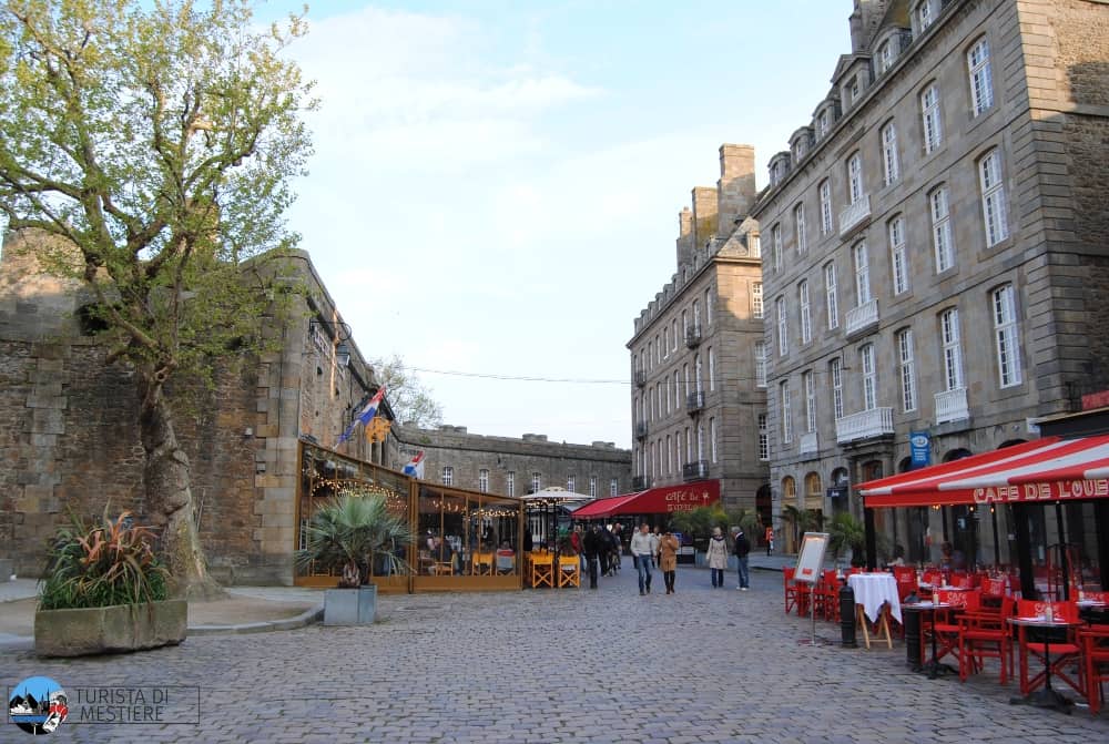 Cosa vedere saint malo place chateaubriand