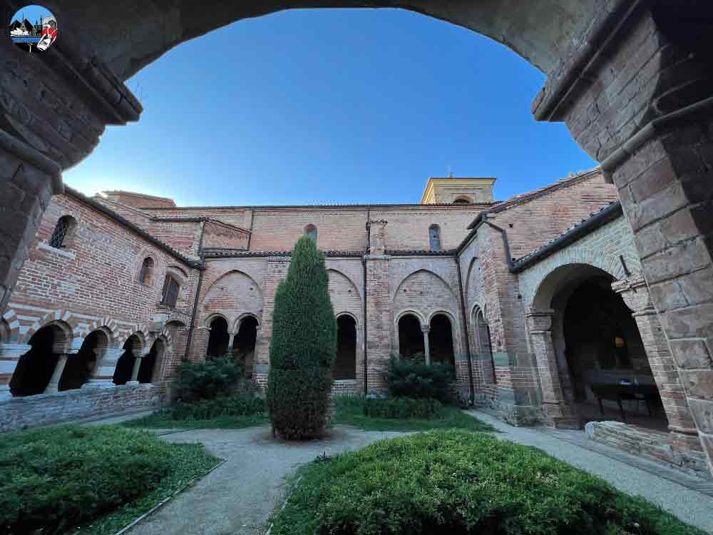 chiostro-Abbazia-Santa-Maria-Vezzolano-Albugnano