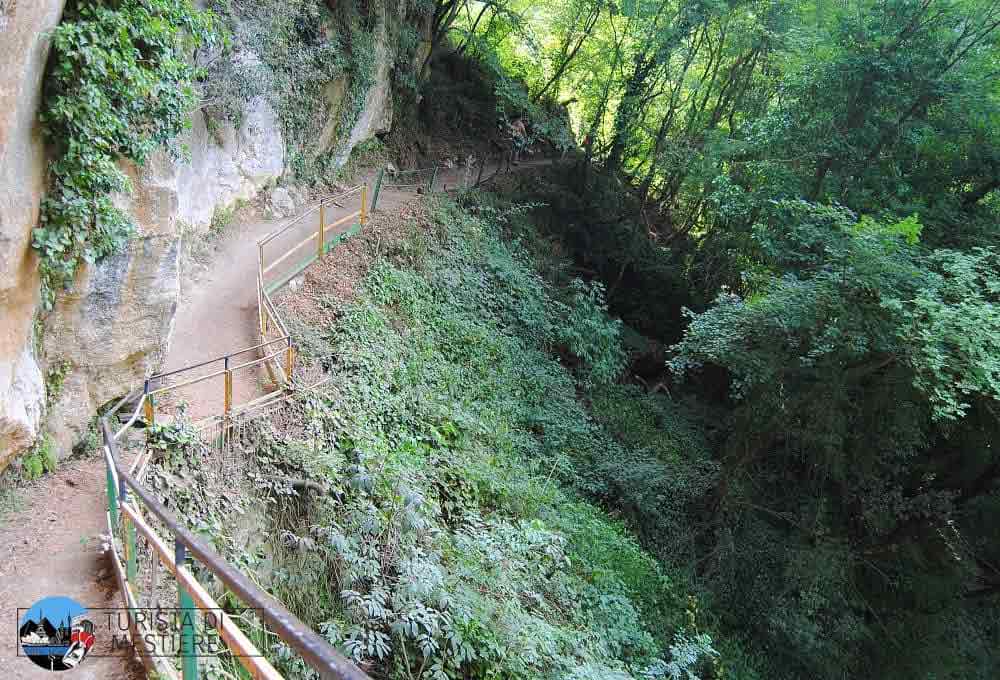 cascate-carpinone-sentiero
