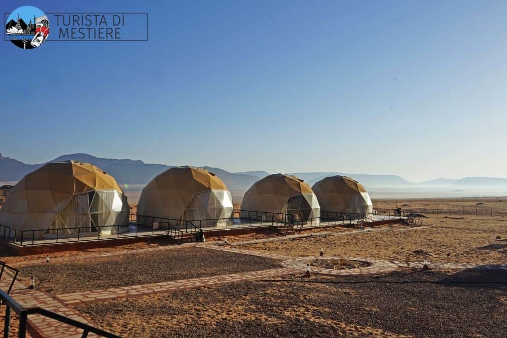 dormire nella bubble deserto wadi rum