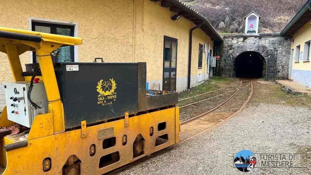 trenino-giallo-miniera-marzoli