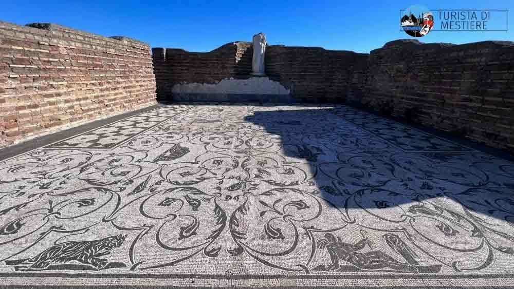 ostia antica schola del traiano