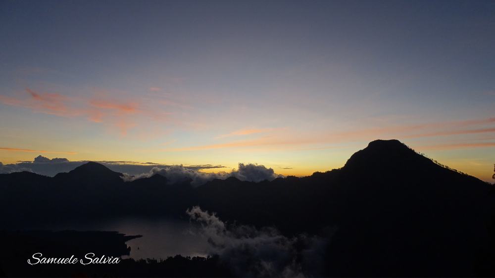 trekking indonesia alba monte sinjani
