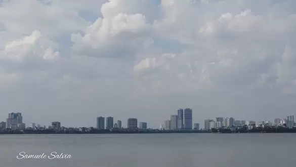 hanoi-skyline-dal-lago-Ho-Tay