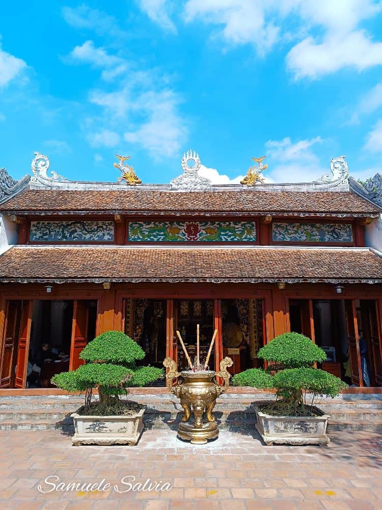 Edificio all'interno del tempio Ngoc Son ad hanoi