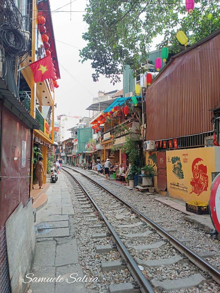 train-street-hanoi