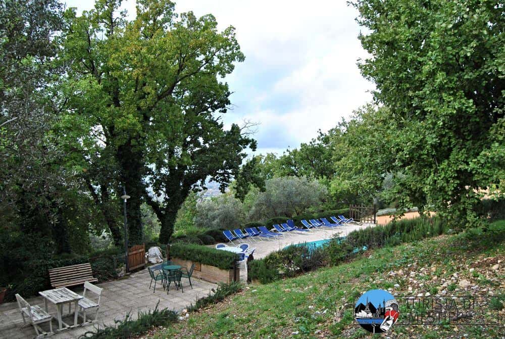 malvarina-agriturismo-assisi-giardino