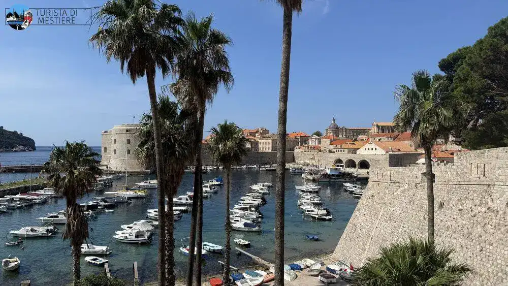 Scorcio sul porto di Dubrovnik dalla Porta di Ploče