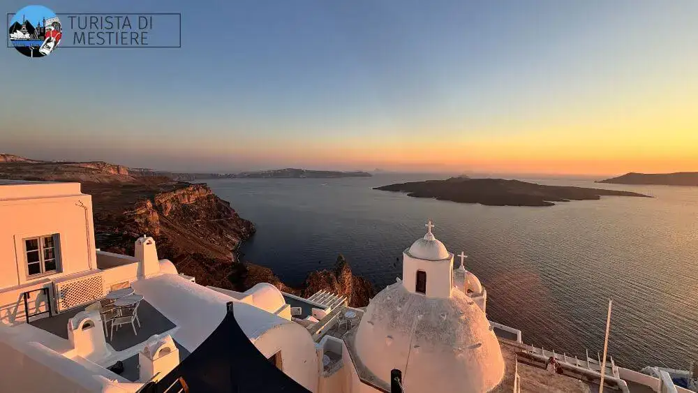 Il romantico tramonto dalla terrazza dell'Aroma Suites
